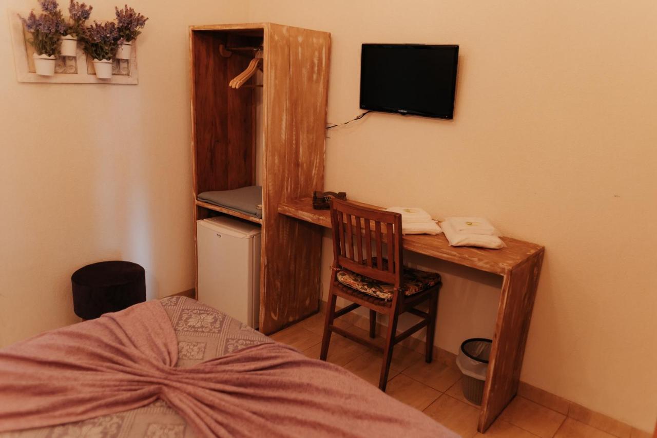 Hotel Pousada Chale Das Flores แซร์เตาซินโญ ภายนอก รูปภาพ