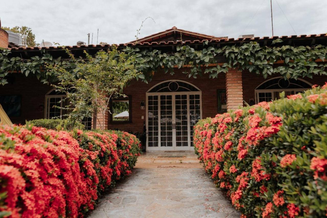 Hotel Pousada Chale Das Flores แซร์เตาซินโญ ภายนอก รูปภาพ